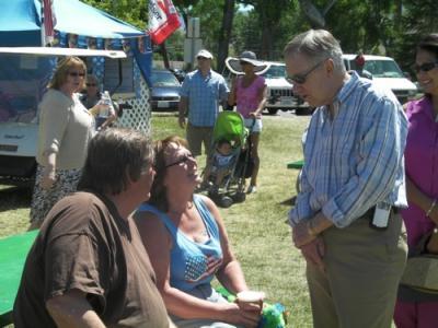 Mary and Jerry Byington chat with Senator Reid.