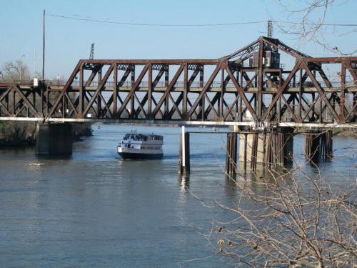 A sightseeing boat returning to Old Town Sacramento.  Photo by Elaine Quilici