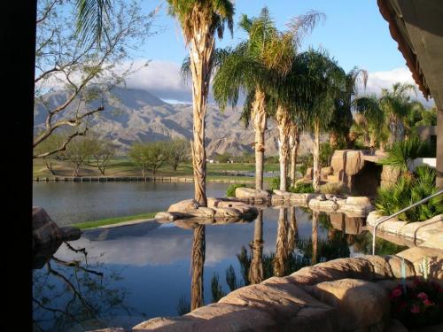 The lake located at the ninth green of the PGA West – Stadium Golf Course in La Quinta. Photo by Elaine Quilici