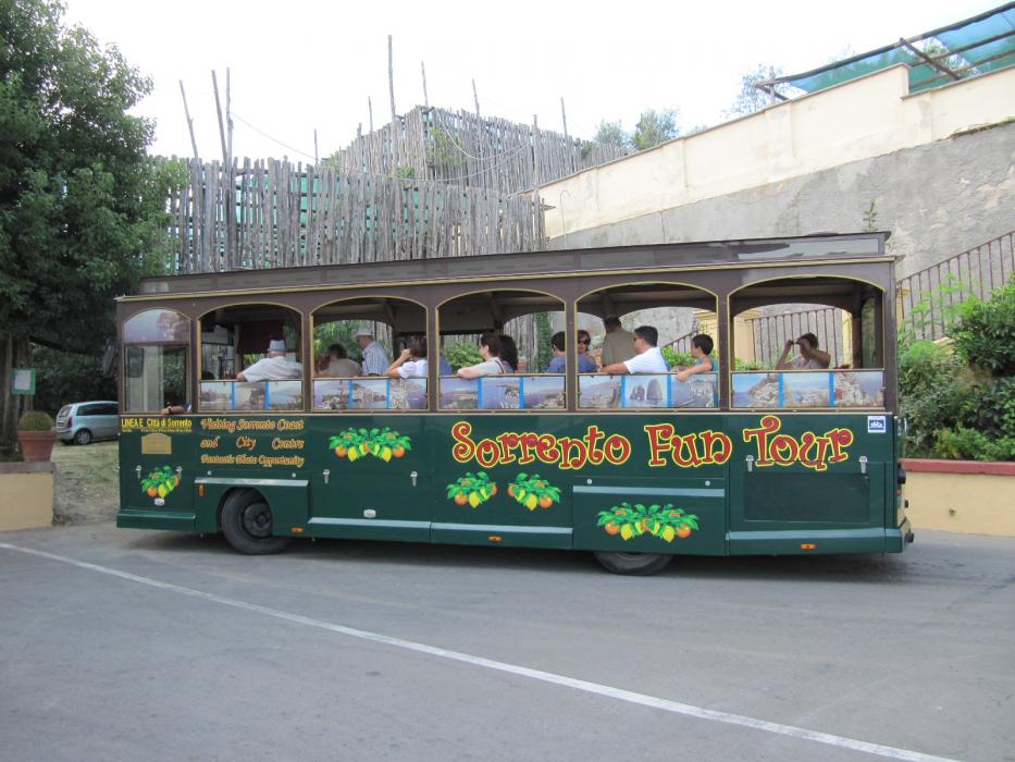 The Sorrento Fun Tour bus ready to wander around the main streets of Sorrento. Photo by Elaine Quilici