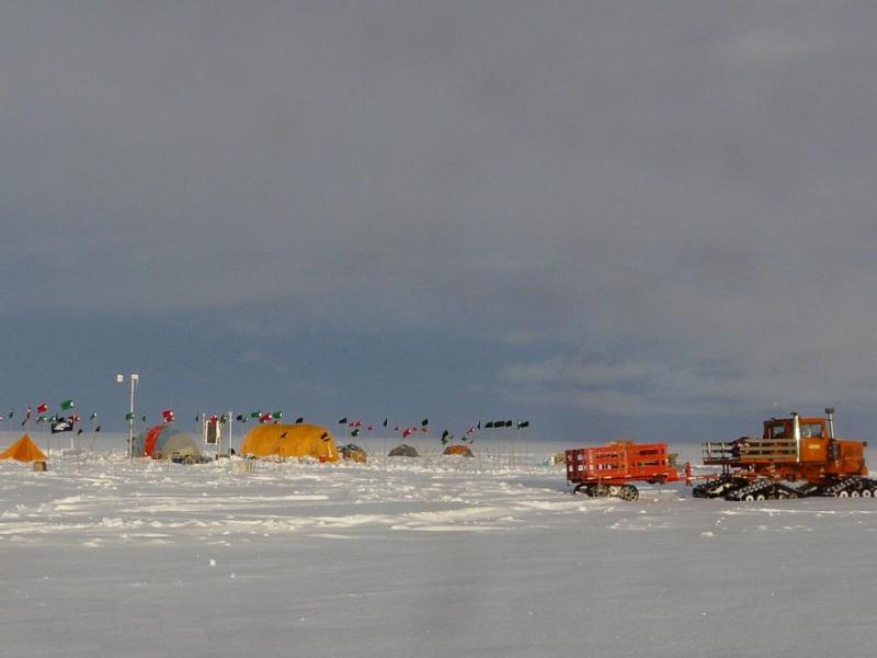 A team of scientists led by UNR's Scott Tyler spent two weeks on the Ross Ice Shelf and installed fiber-optic equipment.