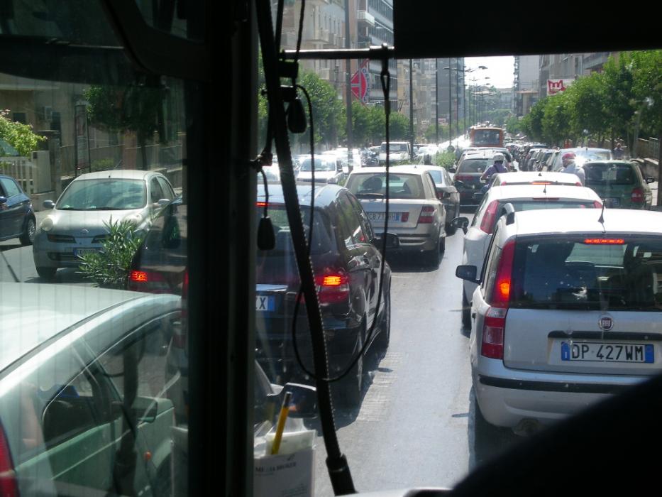 A passenger’s view of traffic from a city bus in Syracusa. Photo by Don Quilici