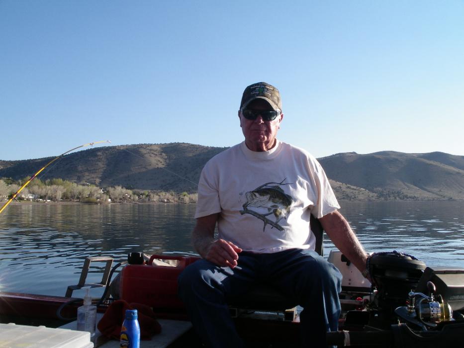 Don Hettrick taking his turn at steering the trolling motor. Photo by Don Quilici