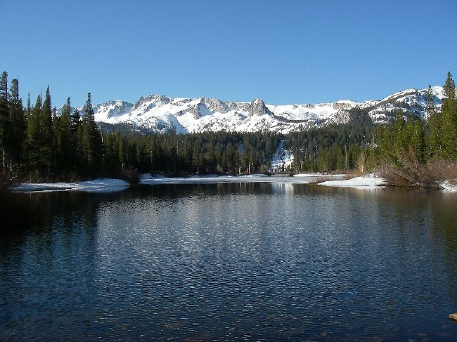 Lower Twin Lake in the Mammoth Lakes Basin area. Photo courtesy of Tom Loe of the Sierra Drifters Fly Fishing Guide Service
