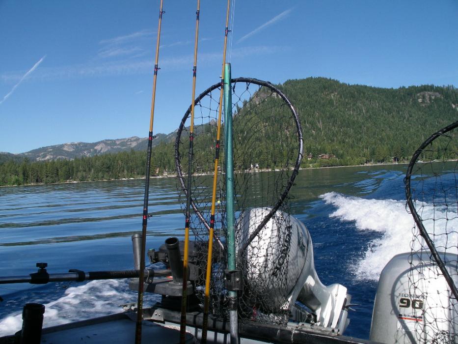 Heading home with full limits for all of the fishermen.  Photo by Don Quilici
