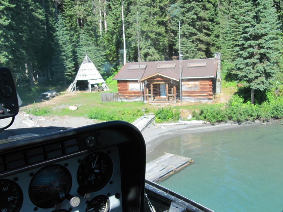 Ready to land near the Executive Lodge.  Photo by Don Quilici