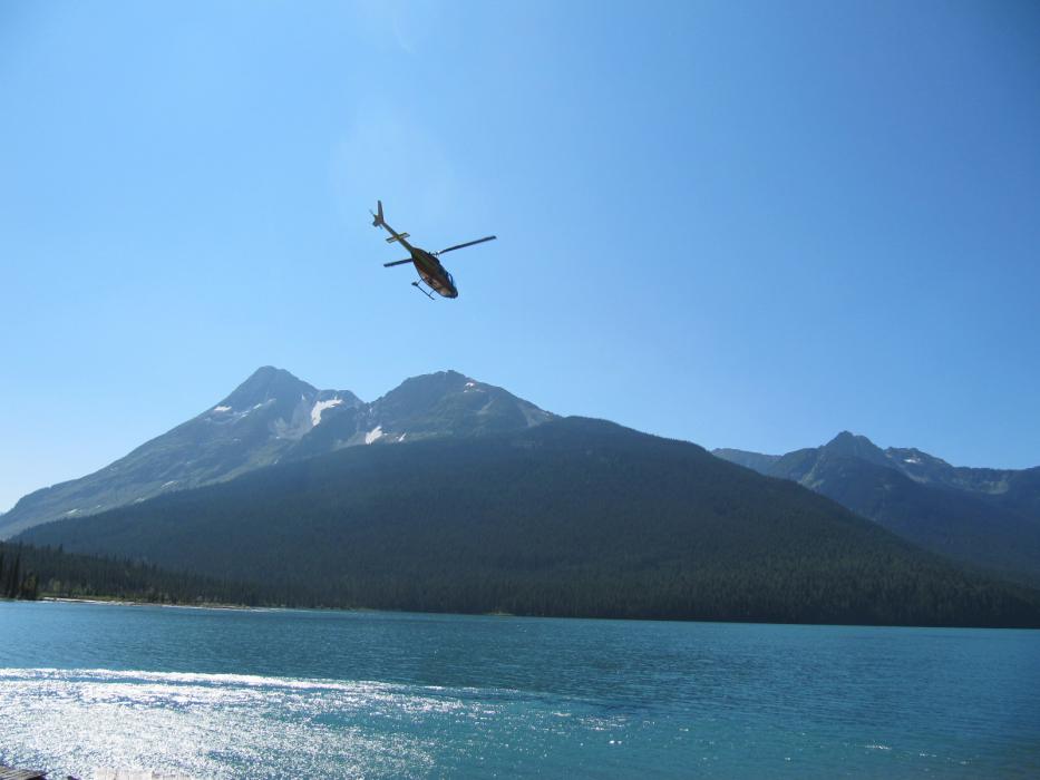The helicopter returning to Williams Lake.  Photo by Don Quilici