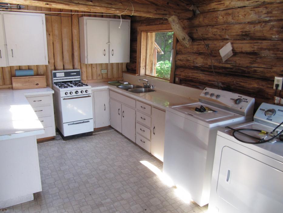 The kitchen area of the guest cabin. Photo by Don Quilici