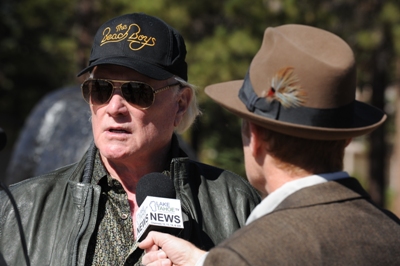 Beach Boys’ Mike Love, a long-time Incline Village resident, celebrates the roundabout opening.