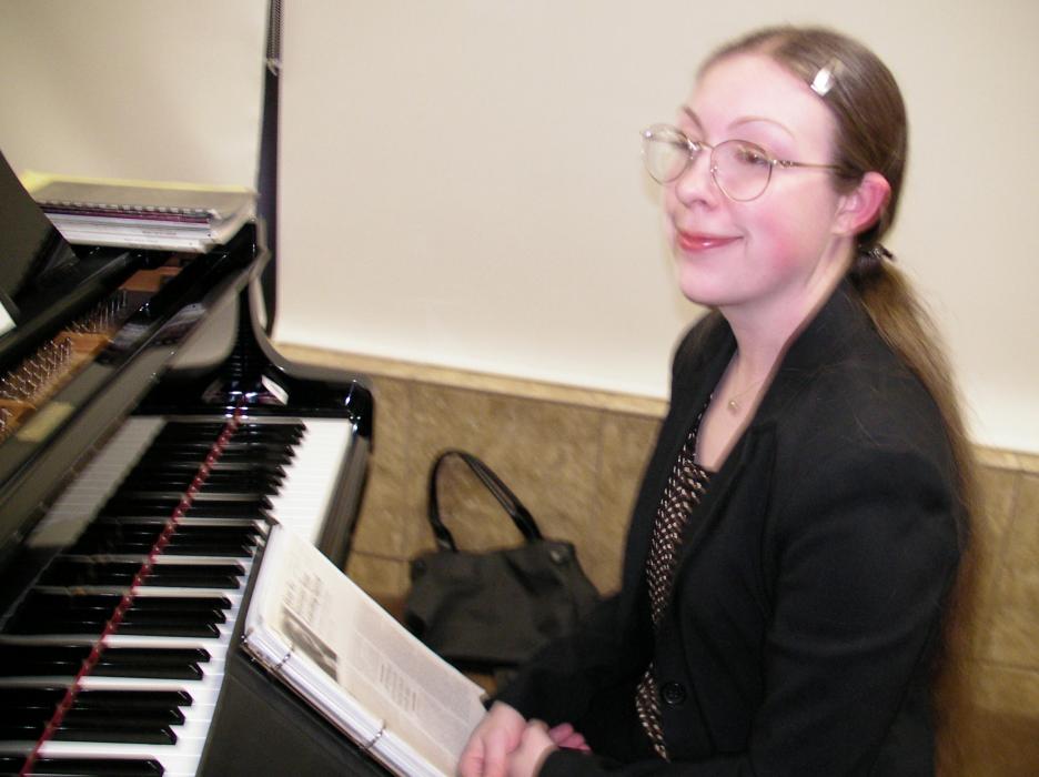 Pianist Katie Lauder was featured throughout the evening.