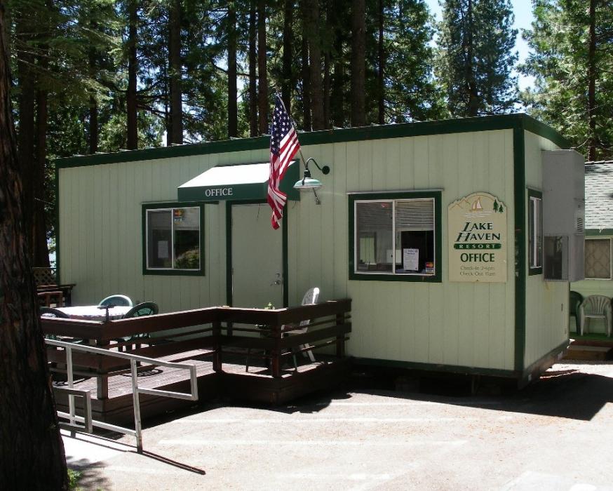 The Lake Haven Resort office.  Photo by Don Quilici