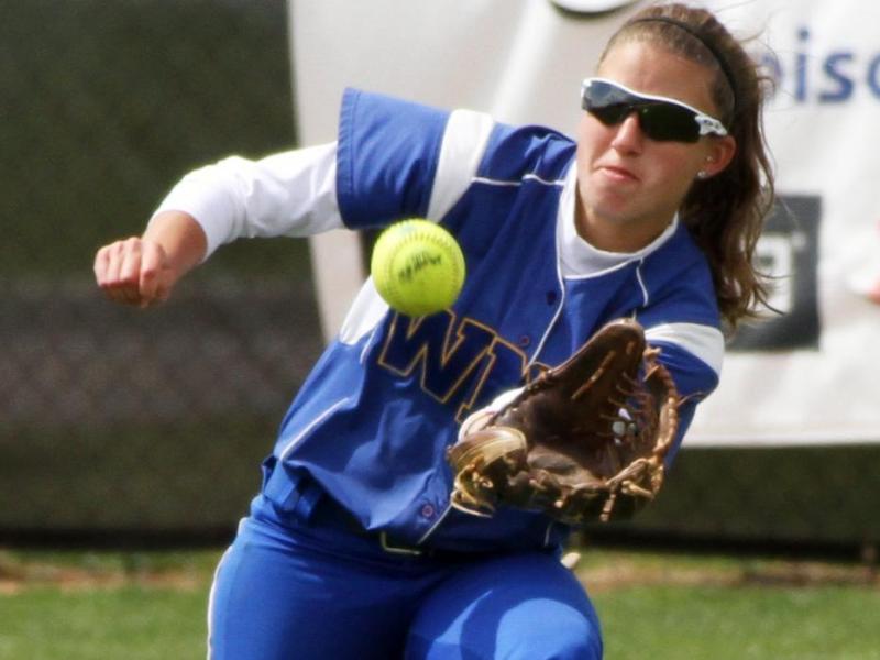 Katelyn Bomar makes a catch in left field against CSN.