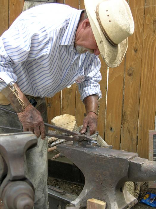 Stoney Tennant gave blacksmithing demonstrations.