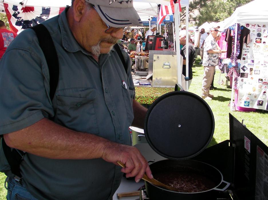 Chili cooker Bob Scott of Goldfield.