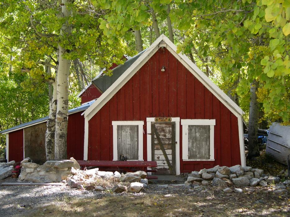 A historic building at the Lundy Lake Resort. Photo by Elaine Quilici