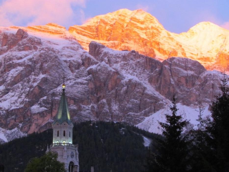 Sunrise in Cortina, Italy. Photo by Elaine Quilici