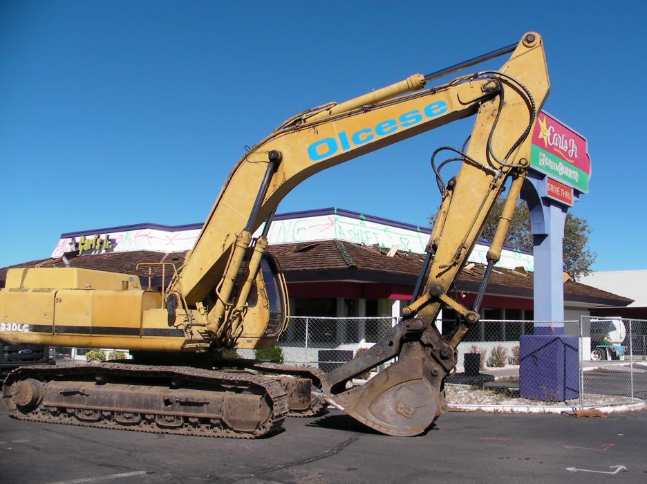 Carl's Jr. before the demolition.