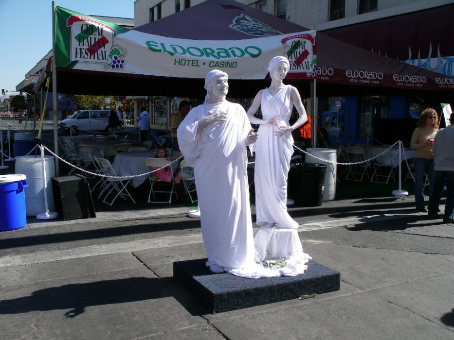 Real persons posing as mannequins. Photo by Elaine Quilici