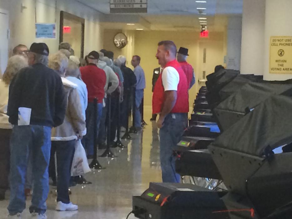 Voters lined up Saturday for early voting. Photo by Carson TV News