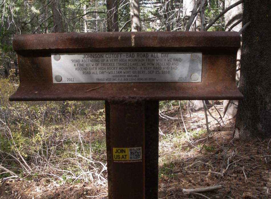 An interesting road marker. Photo by Don Quilici