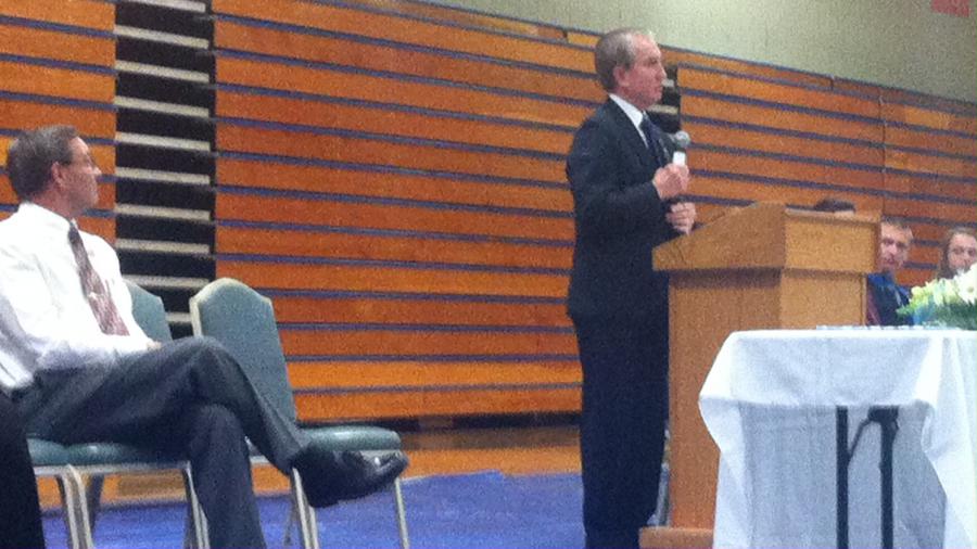 Mayor Bob Crowell delivering his address.