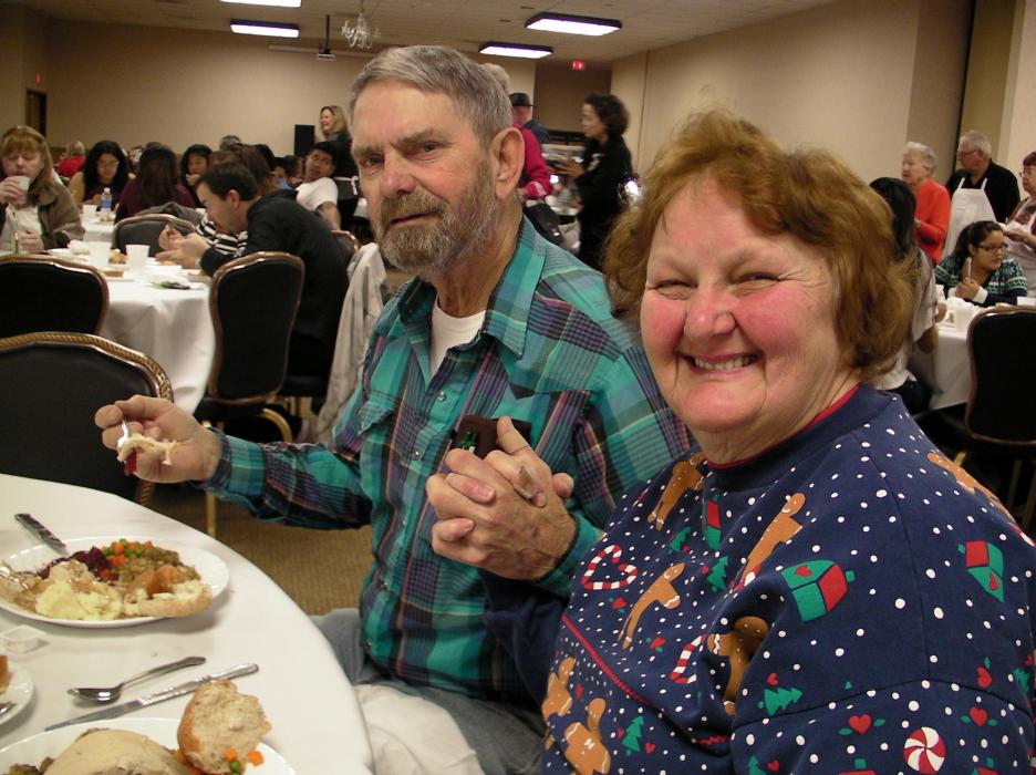 Al and Elizabeth McCaughan enjoy dinner.