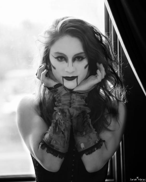 La Vagabond Cirque dancer