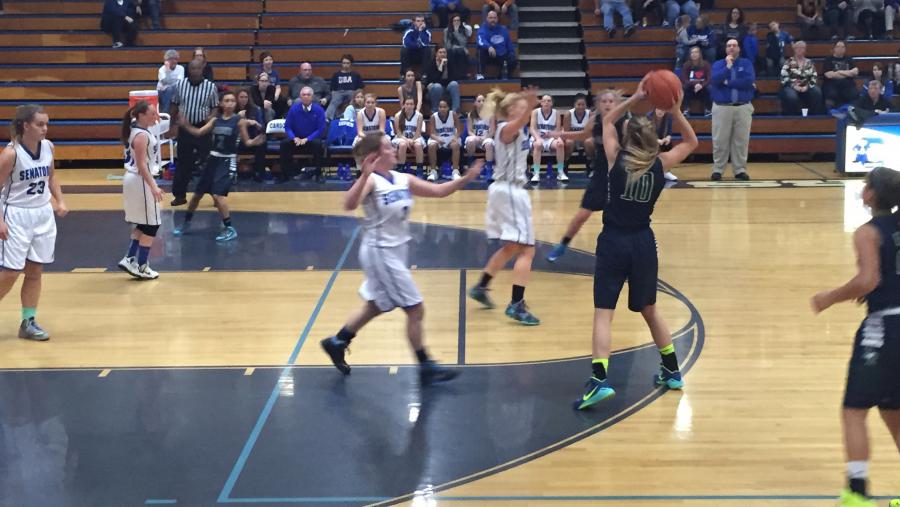 Carson contesting a Damonte possession