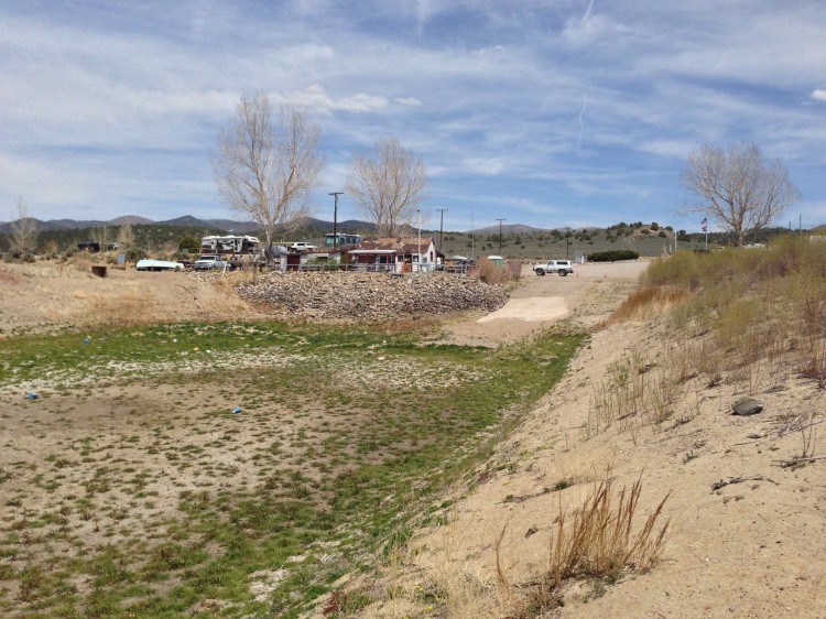 Drought conditions at Bridgeport Reservoir boat launch.  Photo by Elaine Quilici