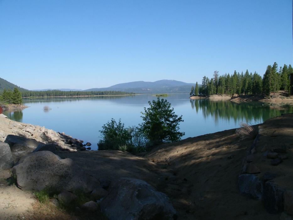 Davis Lake on a quiet summer day.  Photo by Elaine Quilici