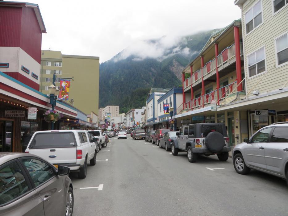 Another busy downtown street. Photo by Elaine Quilici