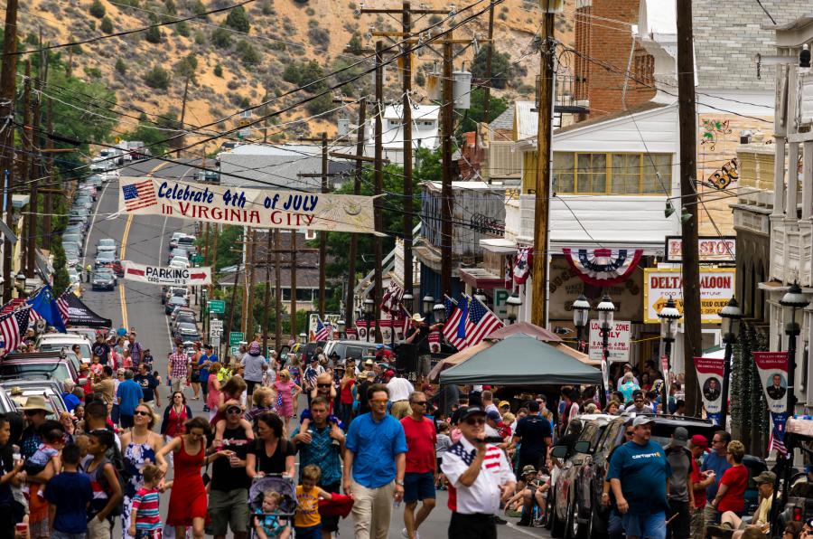 Crowds lining the street prior to the parade.