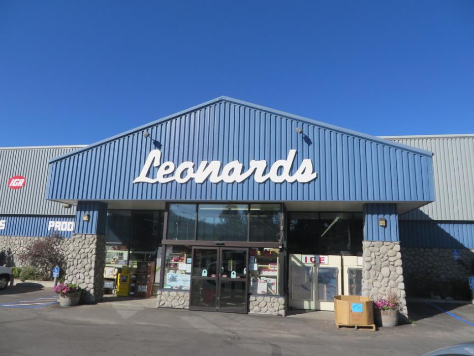 Leonards Grocery Store on S.R. 70 in Portola. Photo by Elaine Quilici