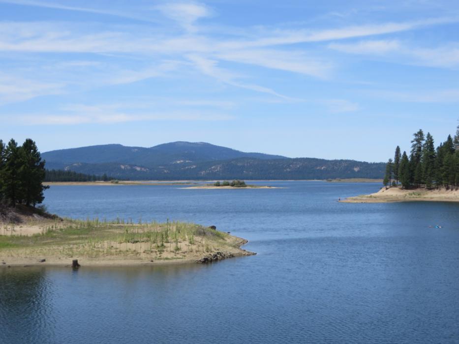 Davis Lake. Photo by Elaine Quilici