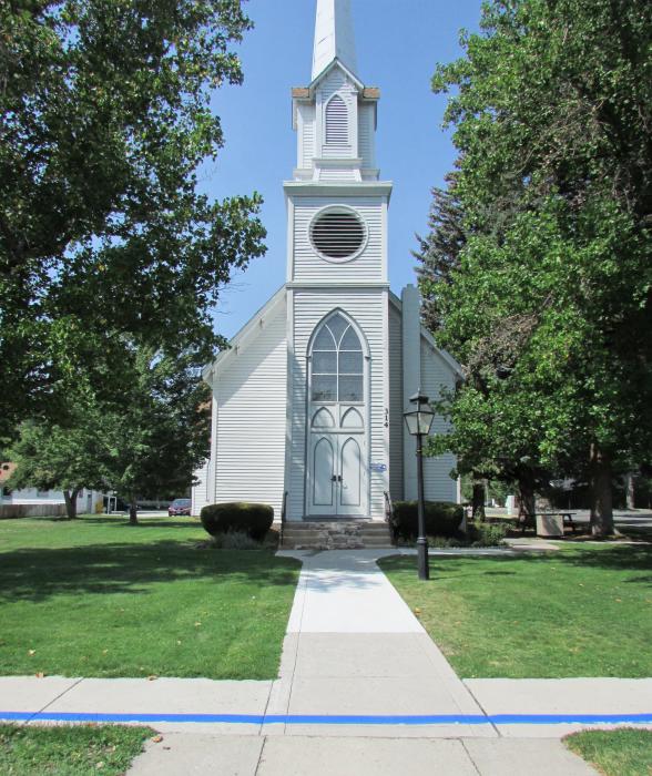 The very New Englandish St. Peter’s Episcopal Church can be found on the Kit Carson Blue Line Trail.