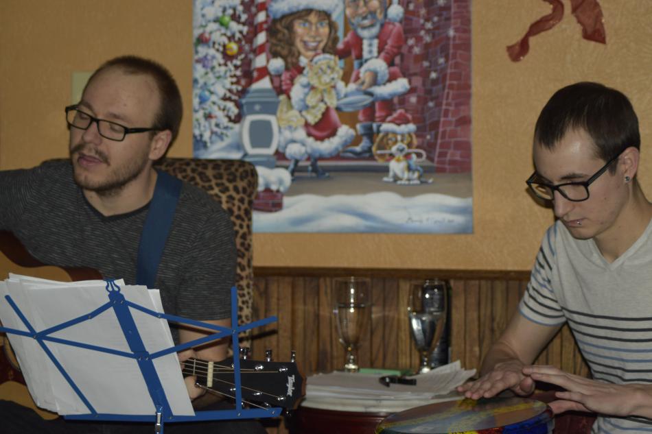 Live music keeps Adele's festive
