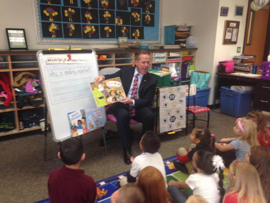 Lt. Governor reading to the class