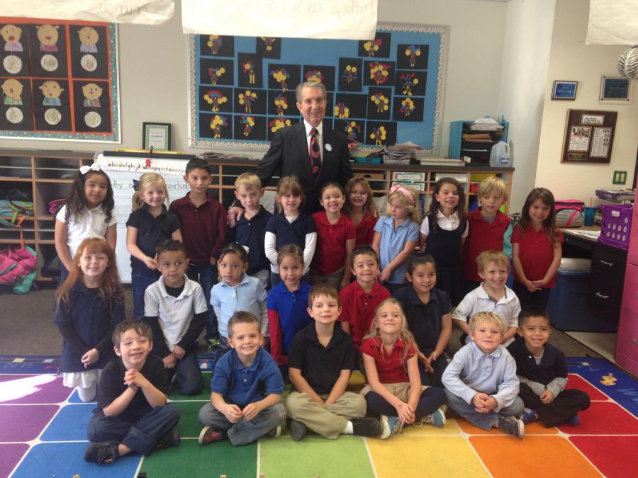 Mayor Bob Crowell with Mrs. Cacioppo's kindergarten class