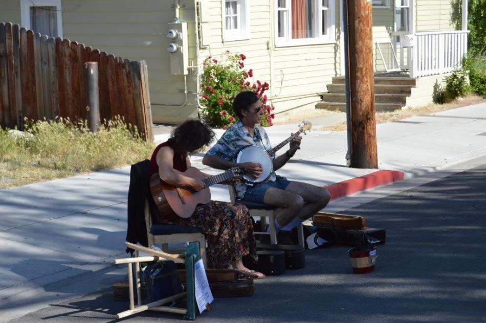 Photo by Lisa Fisher. Live street music Wednesday along Curry St.