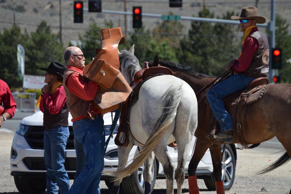 Photo by Lisa Fisher. The Mochila is placed on Louie, an appendix quarterhorse gelding from Reno.