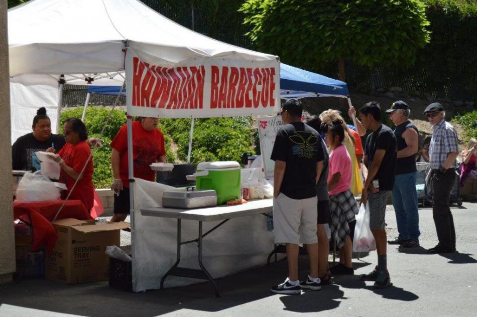 Photo by Lisa Fisher. A line of hungry guests at L&L Hawaiian Barbecue.