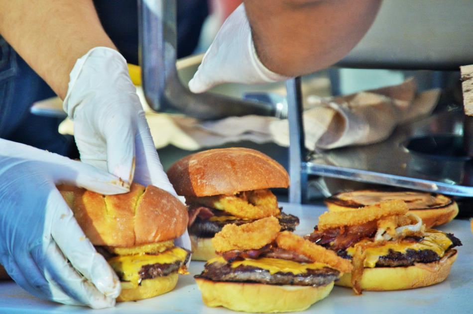 Cheesburgers with onion rings.