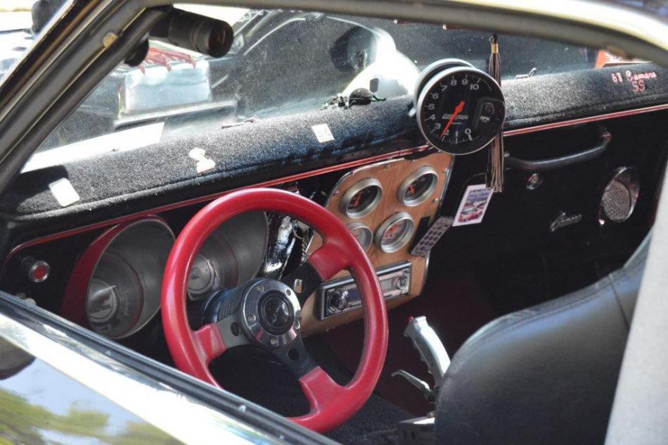 Interior of a suped up Chevrolet Camaro SS.