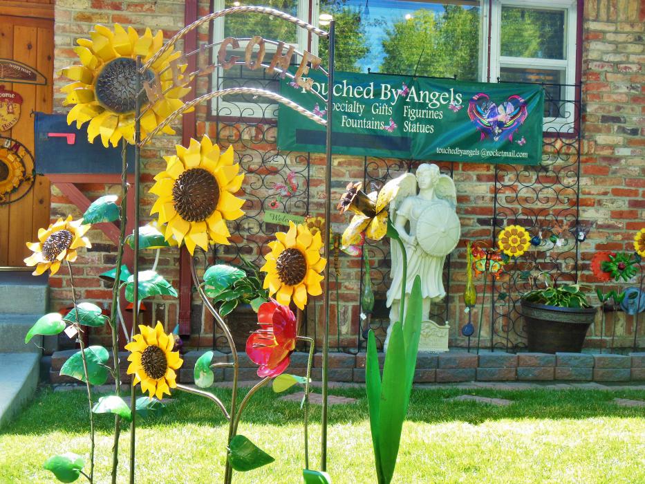 Metal sunflower sculptures yard art.
