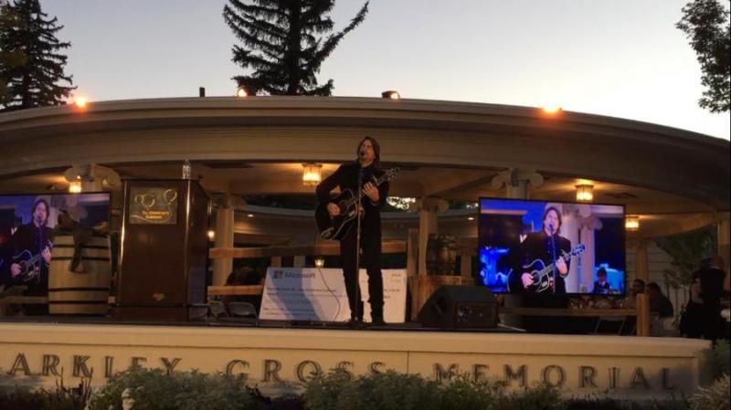 Jimmy Wayne entertained, bringing inspiration through his story and music.