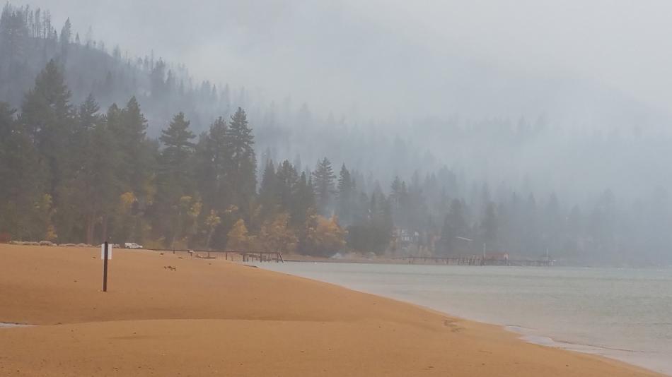 Smoke at Baldwin beach from fire the Emerald Fire burning near South Lake Tahoe. Photo by Paula Peterson
