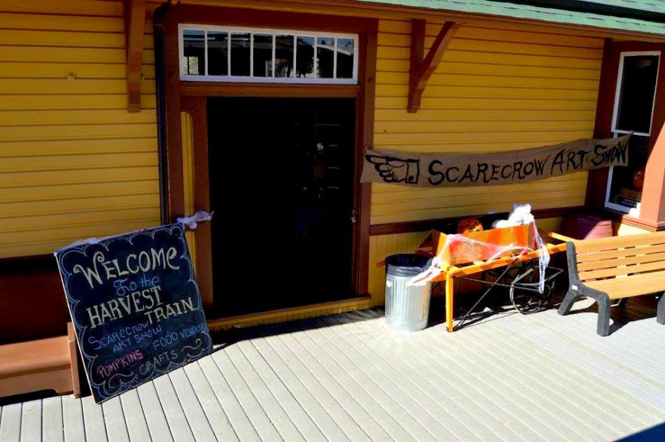 Entrance to the scarecrow auction inside Wabuska Station.