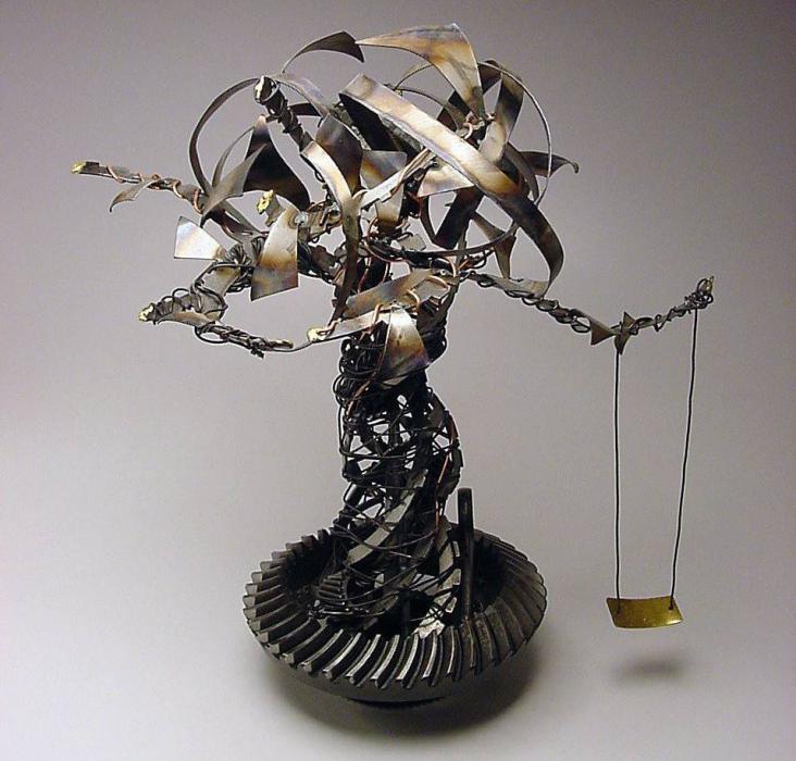 Photo courtesy Charles Blim. A Logan Peterson sculpture.