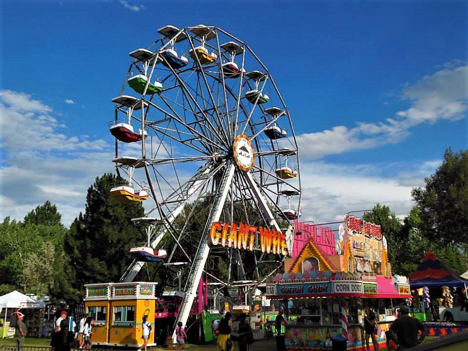 Carnival at the 2015 fair event in Fuji Park.
