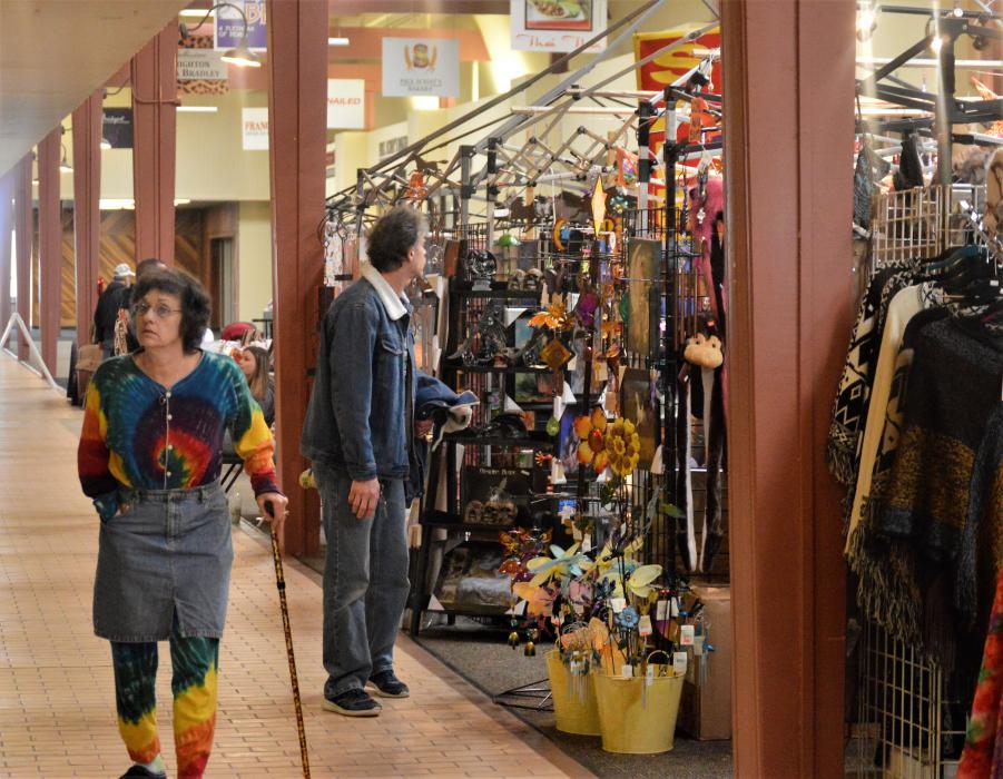 Photo by Arianna Schmidt. Shoppers at the Carson Mall Saturday.